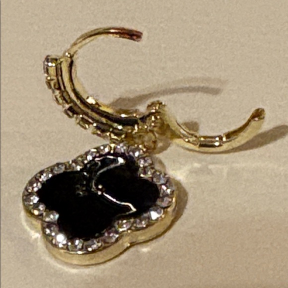Elegant Black & Gold Crystal Clover Hoop Earrings - Picture 6 of 6